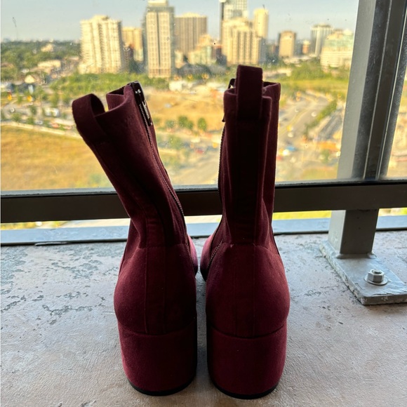 ALDO maroon suede block heel ankle booties. Size 7.5. - Picture 4 of 5